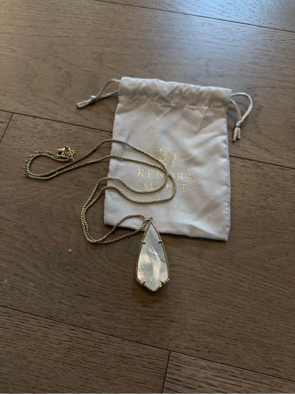 Kendra Scott Elle Gold Mother-of-Pearl Teardrop Necklace
